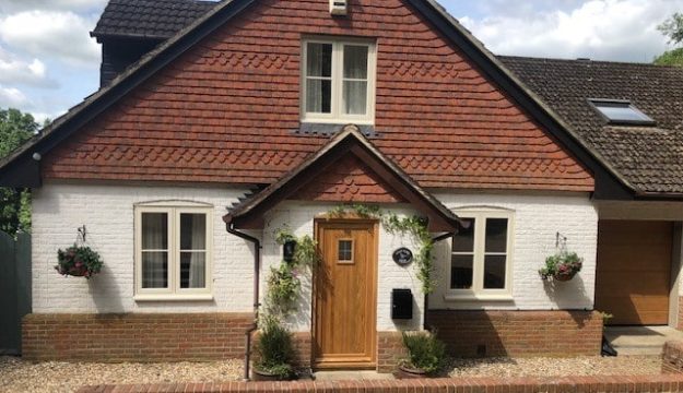 Using Timber Doors & Windows to Create Rustic and Farmhouse-Style Interiors